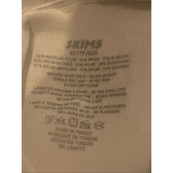 SKIMS Seamless Sculpt Mis Thigh Short NEW - Picture 6 of 6